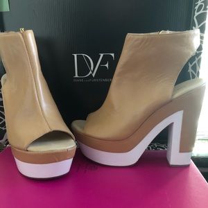 BNIB Diane von Furstenberg Rhoda Open Back Booties